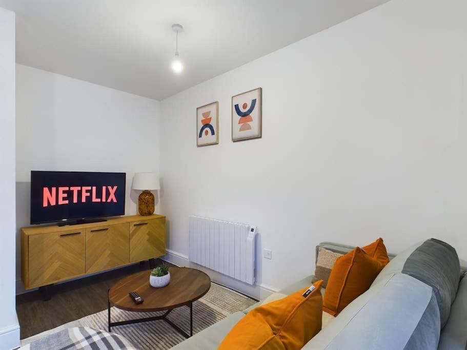 Appartamento The Grove King Bed Wi-Fi Ev Charger Cheltenham Esterno foto